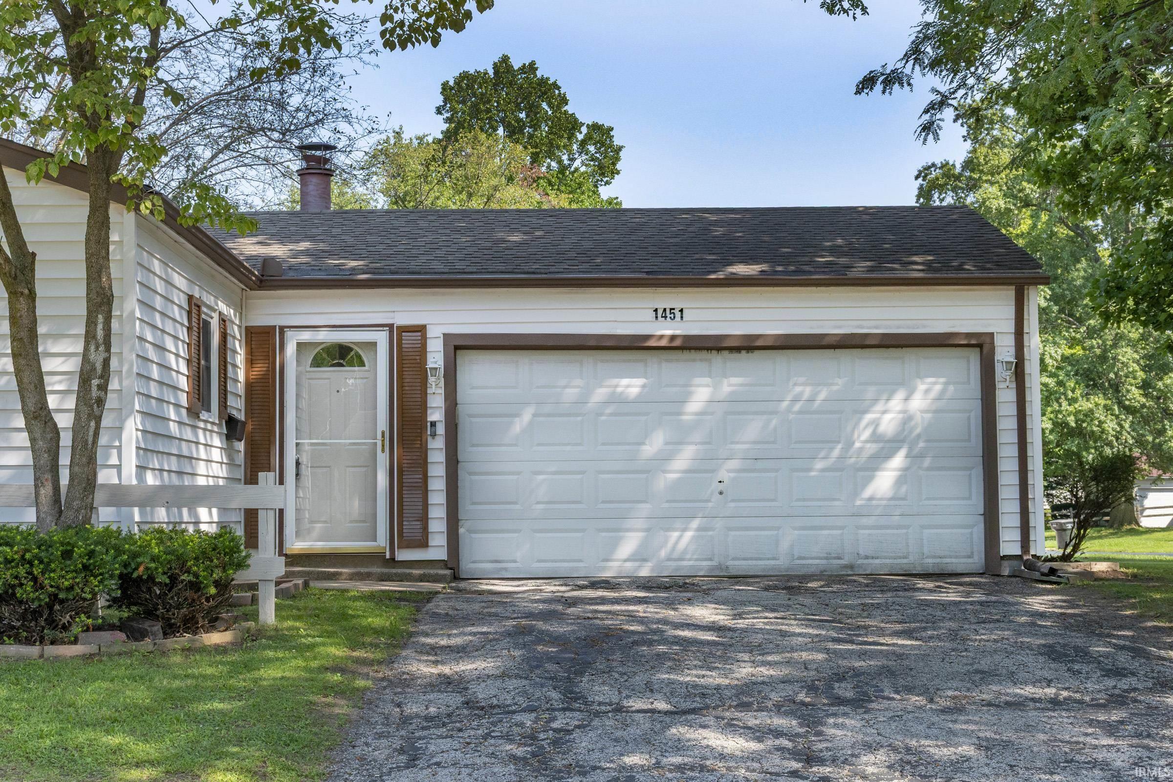 1451 Sutherland Lane South Bend IN 46614