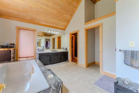 511 Crown Hill Drive E Wabash IN 46992
