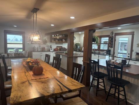 6607 E Red Road Vincennes IN 47591