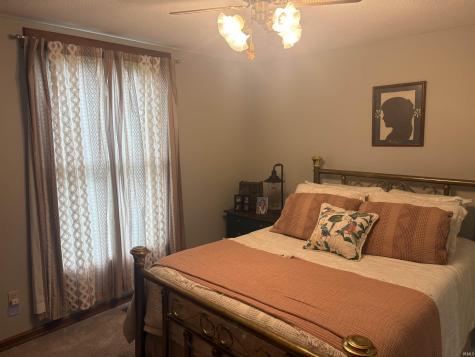 6607 E Red Road Vincennes IN 47591