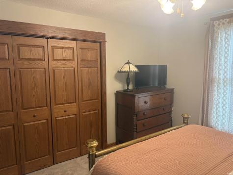 6607 E Red Road Vincennes IN 47591