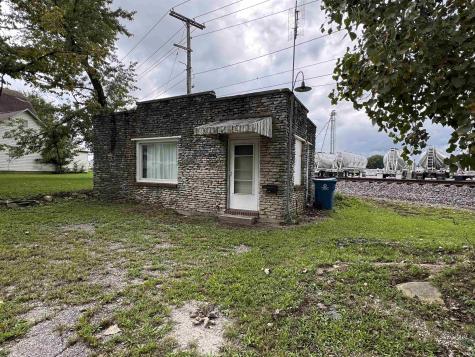 222 N Oak Street Bluffton IN 46714