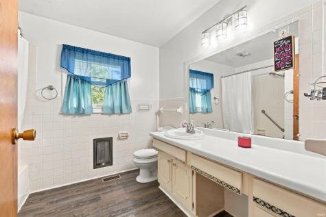 5300 S Breezewood Drive Muncie IN 47302