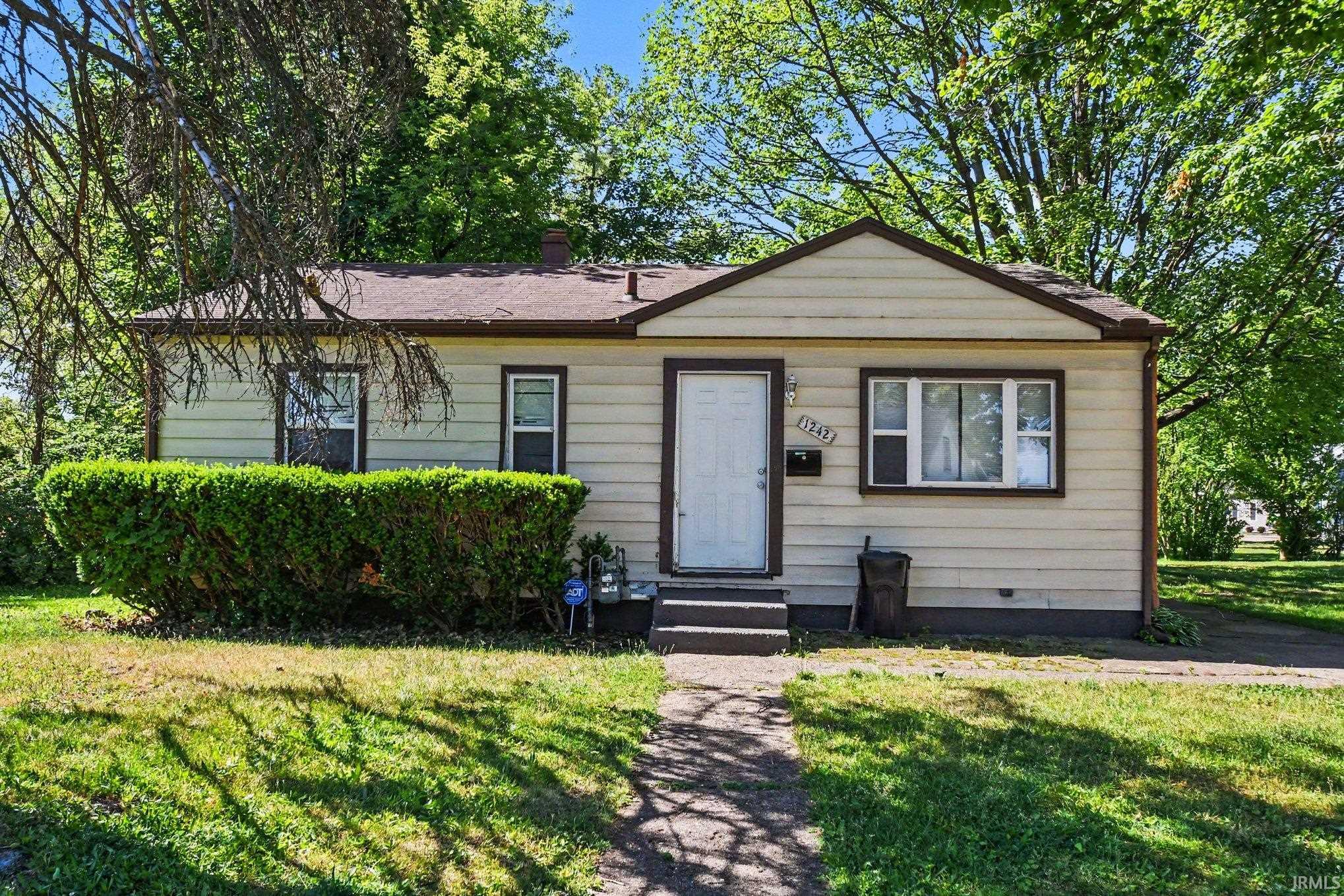 1242 Howard Street South Bend IN 46617