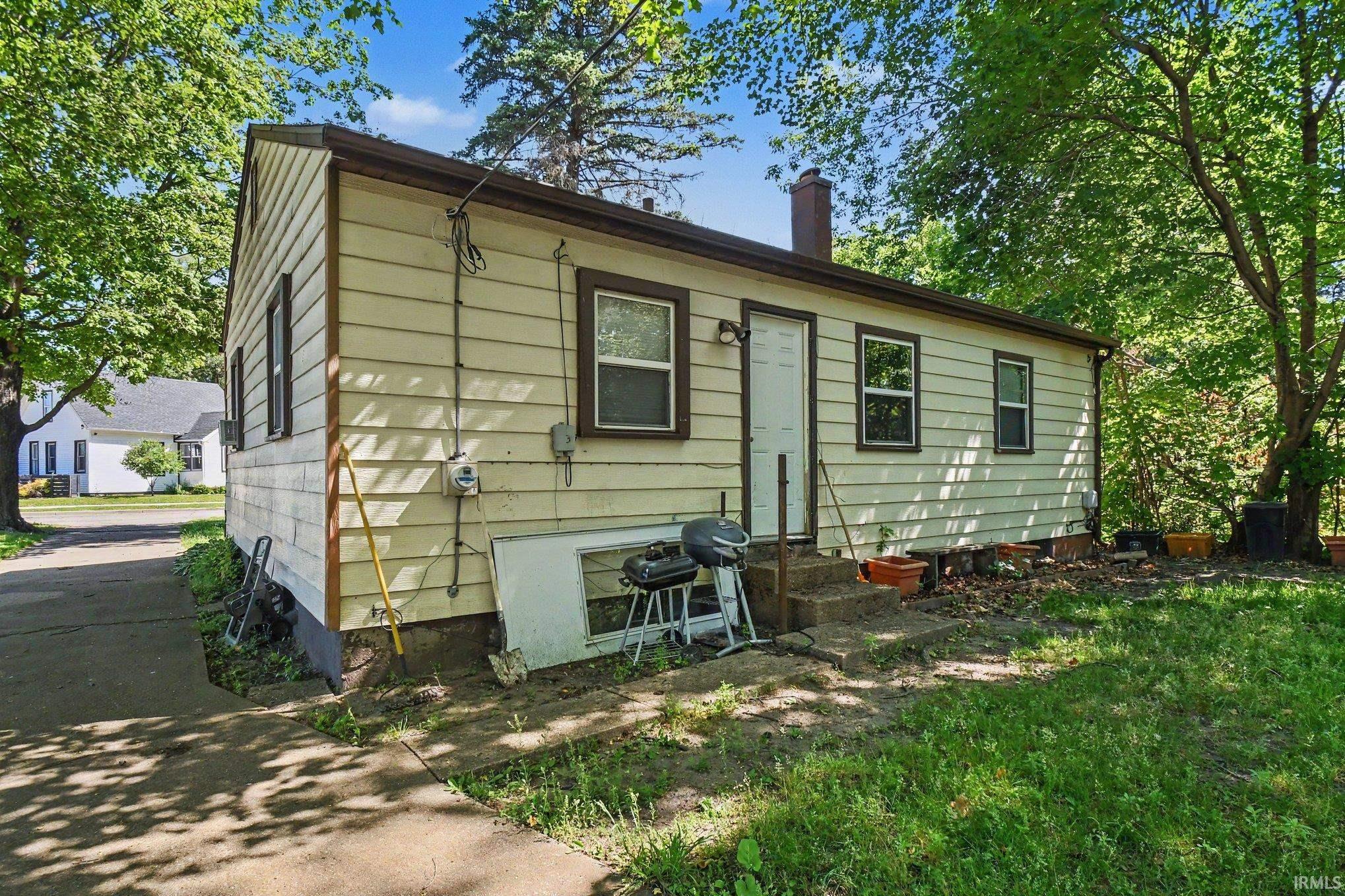 1242 Howard Street South Bend IN 46617