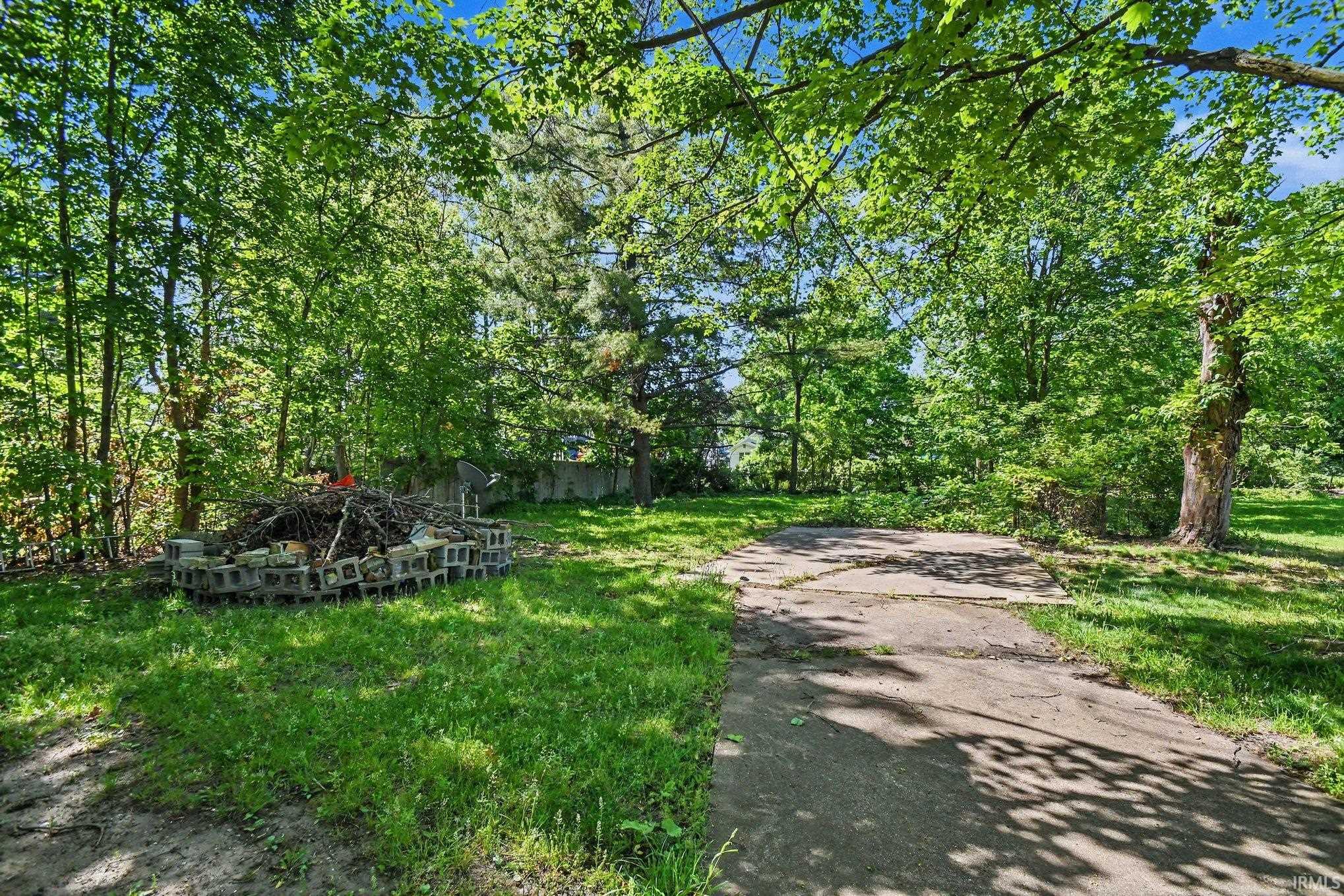 1242 Howard Street South Bend IN 46617