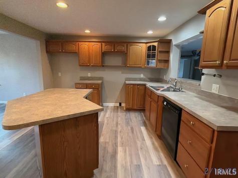 7601 Eichele Drive Evansville IN 47712