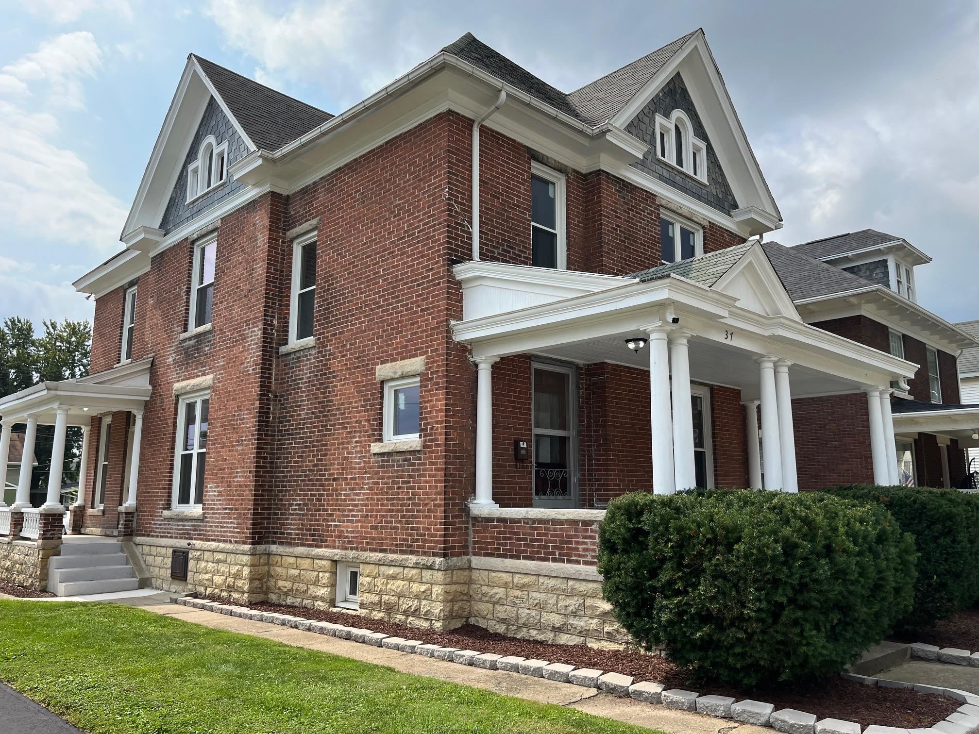 Huntington IN, 37 W Taylor Street