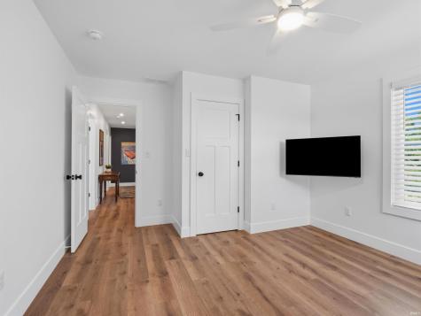 6031 E Pickwick Road Syracuse IN 46567