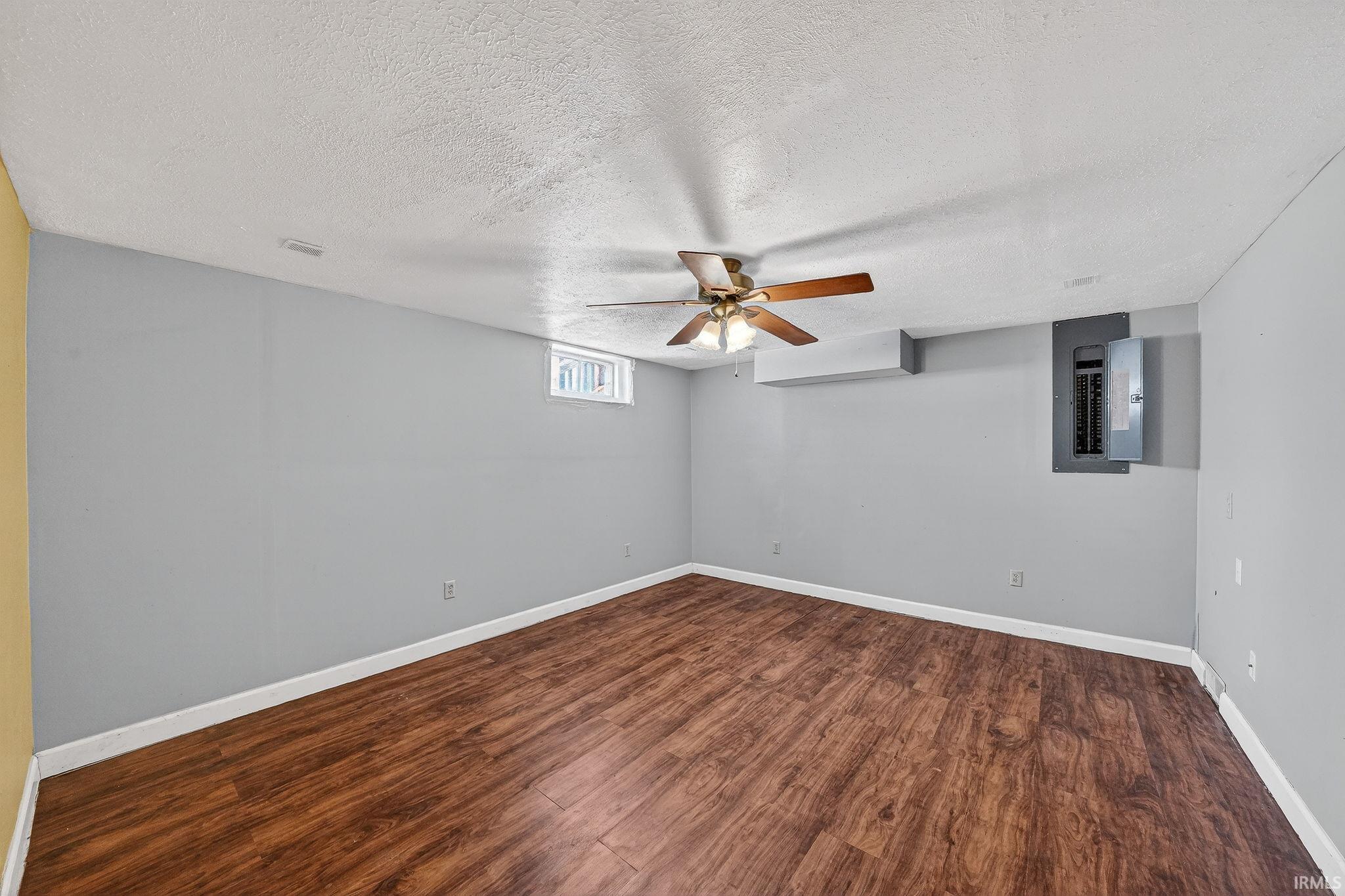52040 Avanelle Street Granger IN 46530