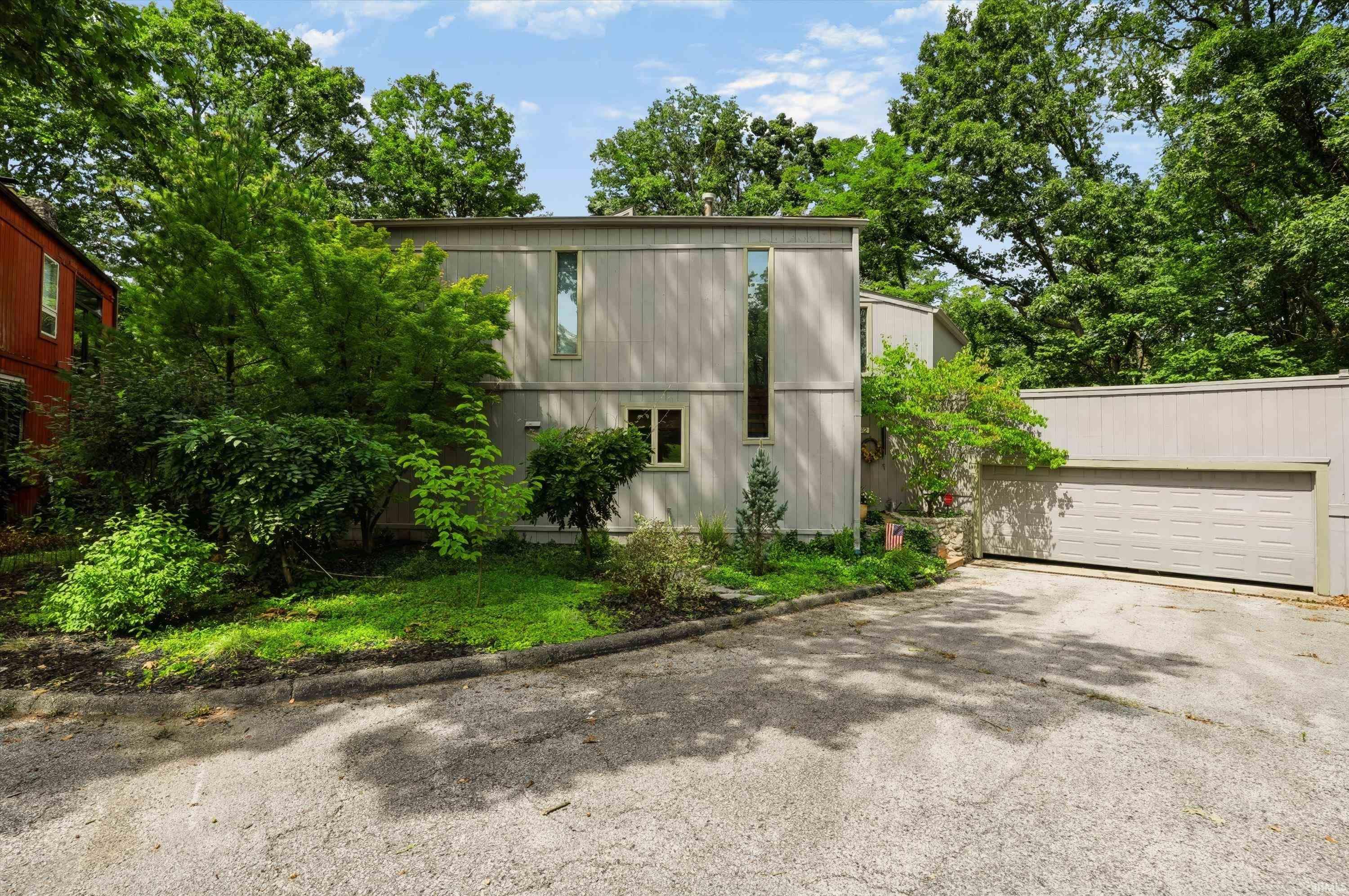 2812 W Fawkesway Drive Bloomington IN 47404