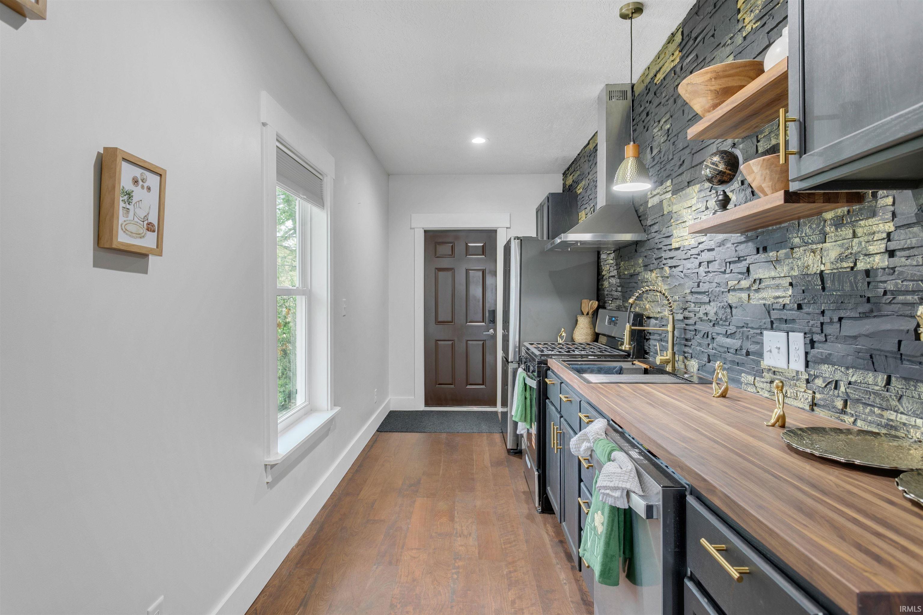 1229 Miner Street South Bend IN 46617