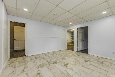 2100 N Rosewood Avenue Muncie IN 47304