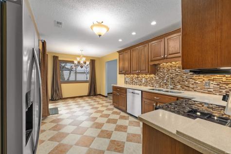 210 Knoll Ridge Boulevard Kendallville IN 46755