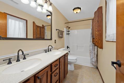 210 Knoll Ridge Boulevard Kendallville IN 46755