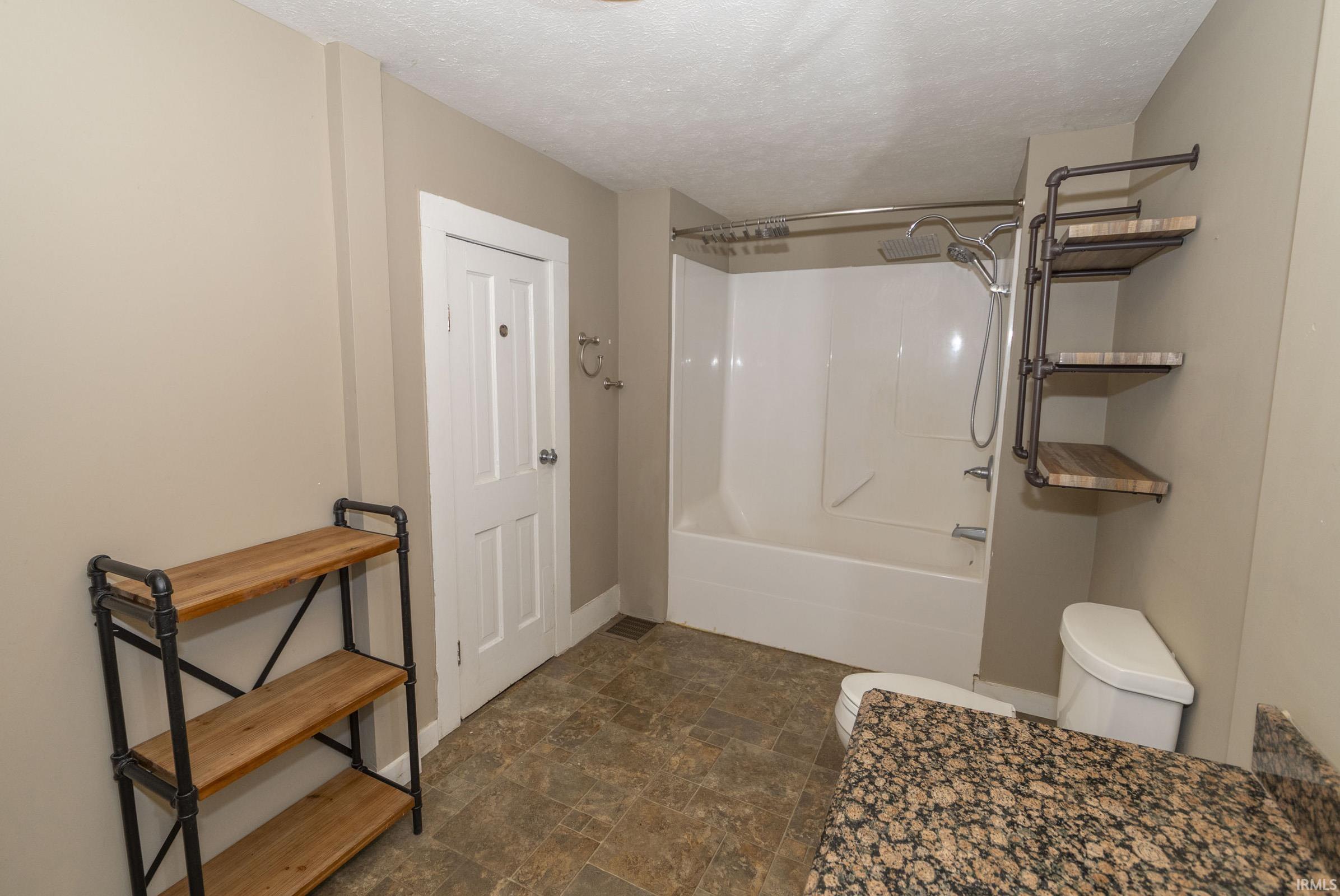 806 E Walnut Street Nappanee IN 46550