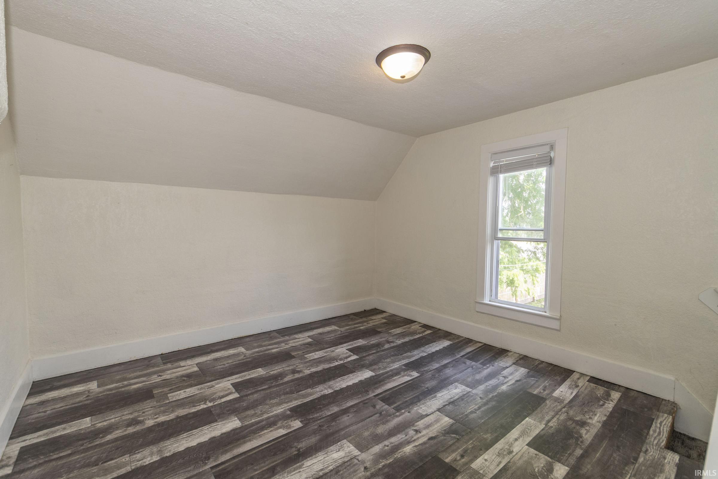 806 E Walnut Street Nappanee IN 46550