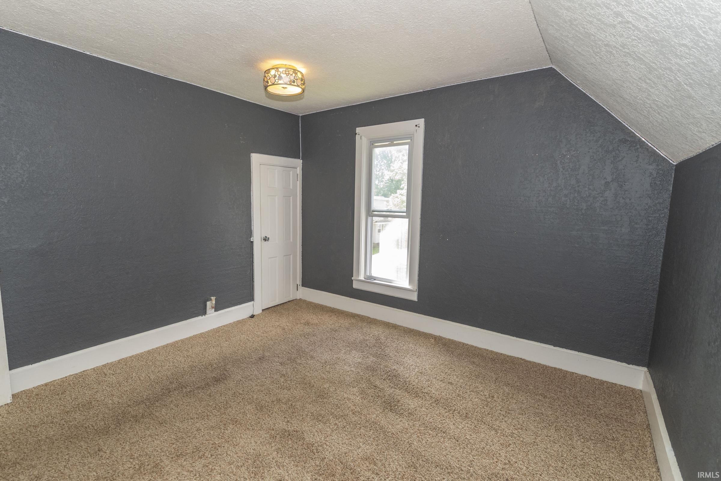 806 E Walnut Street Nappanee IN 46550