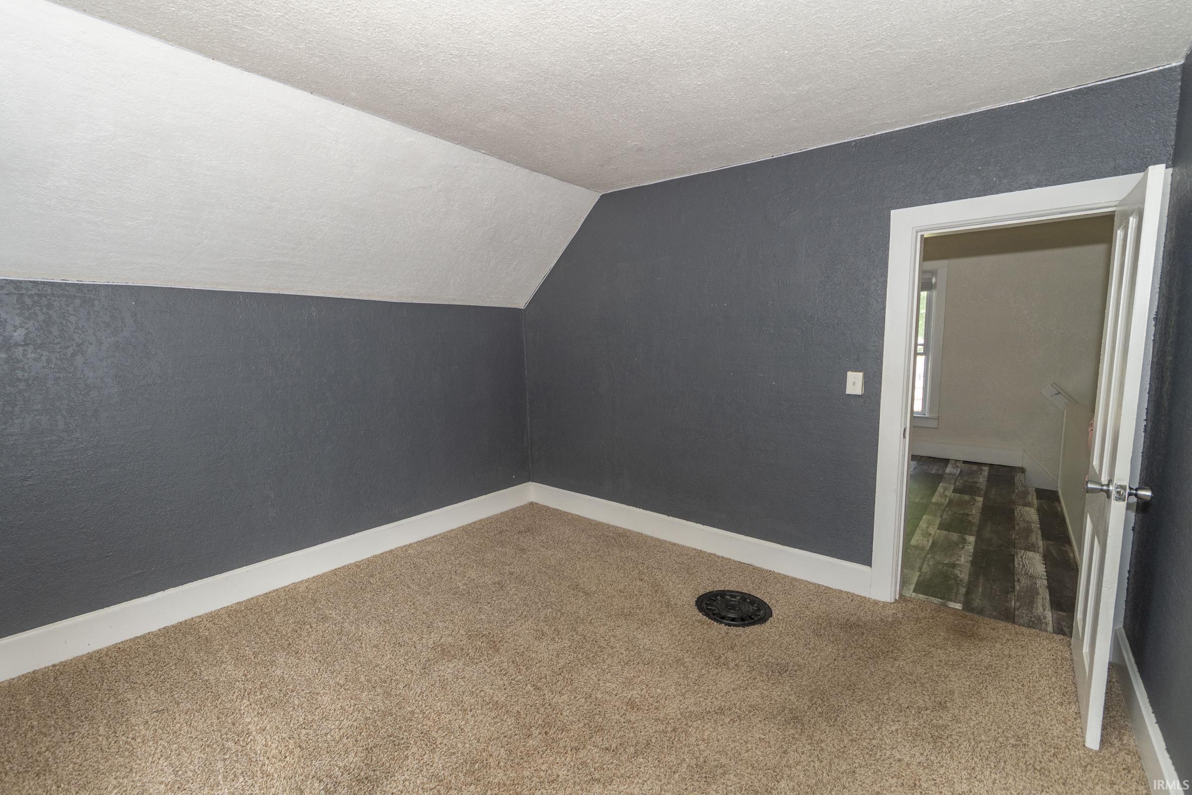 806 E Walnut Street Nappanee IN 46550