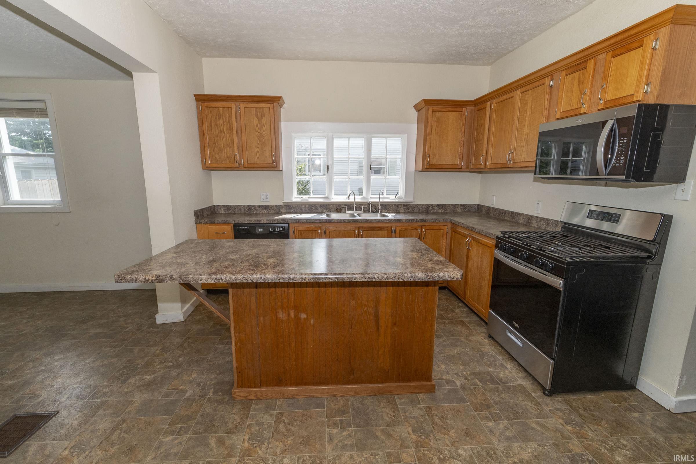 806 E Walnut Street Nappanee IN 46550