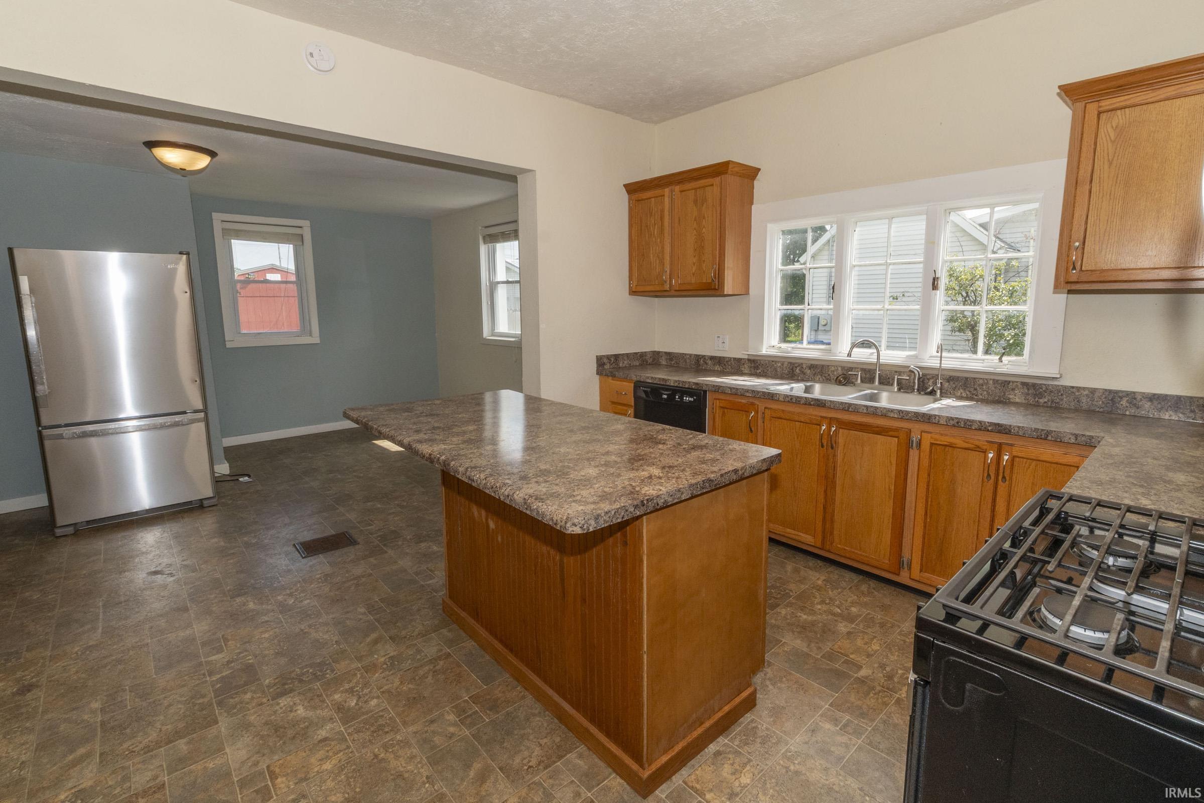 806 E Walnut Street Nappanee IN 46550