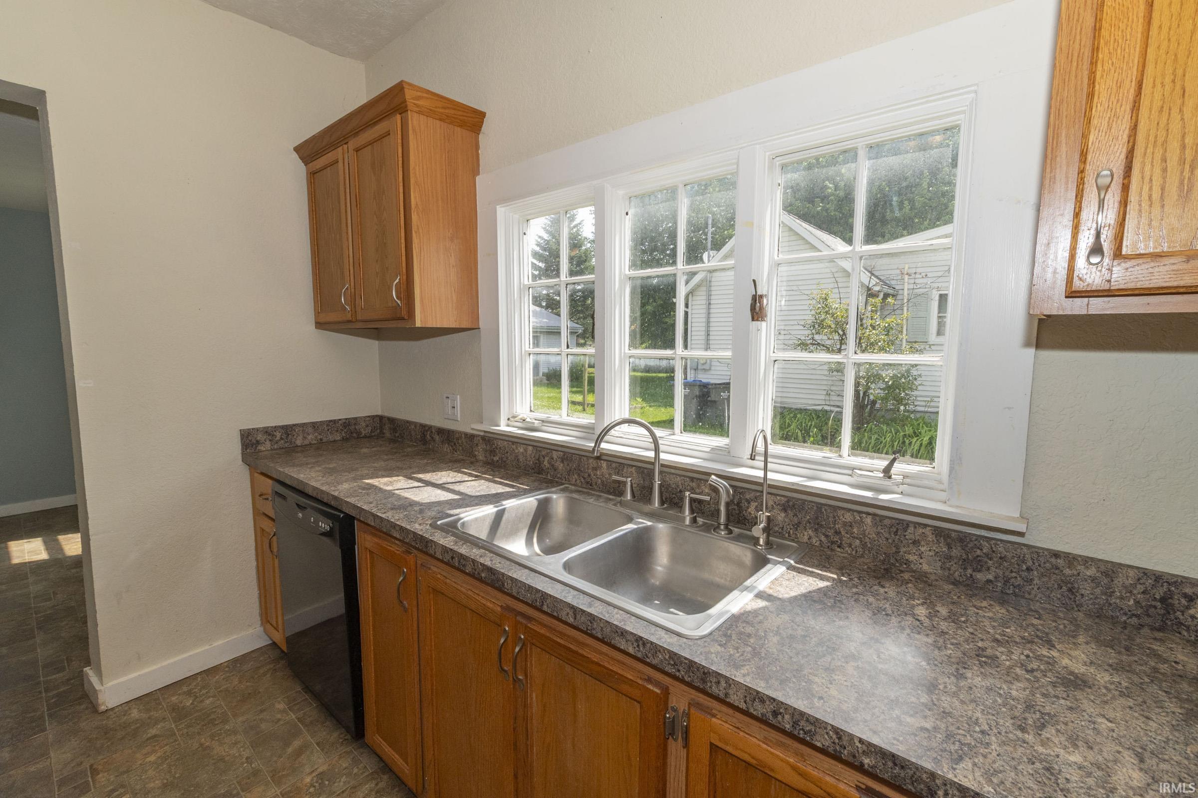 806 E Walnut Street Nappanee IN 46550