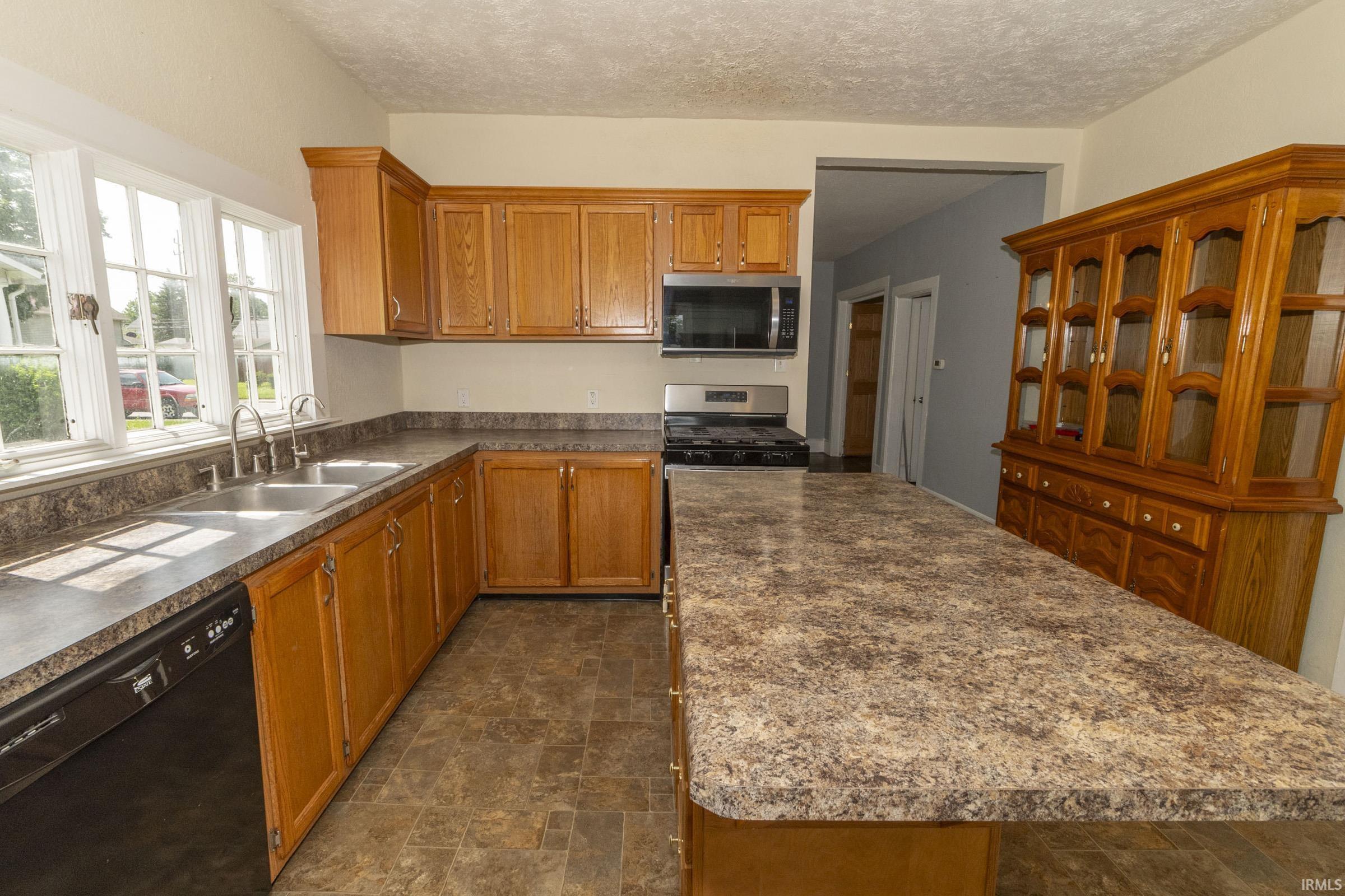 806 E Walnut Street Nappanee IN 46550