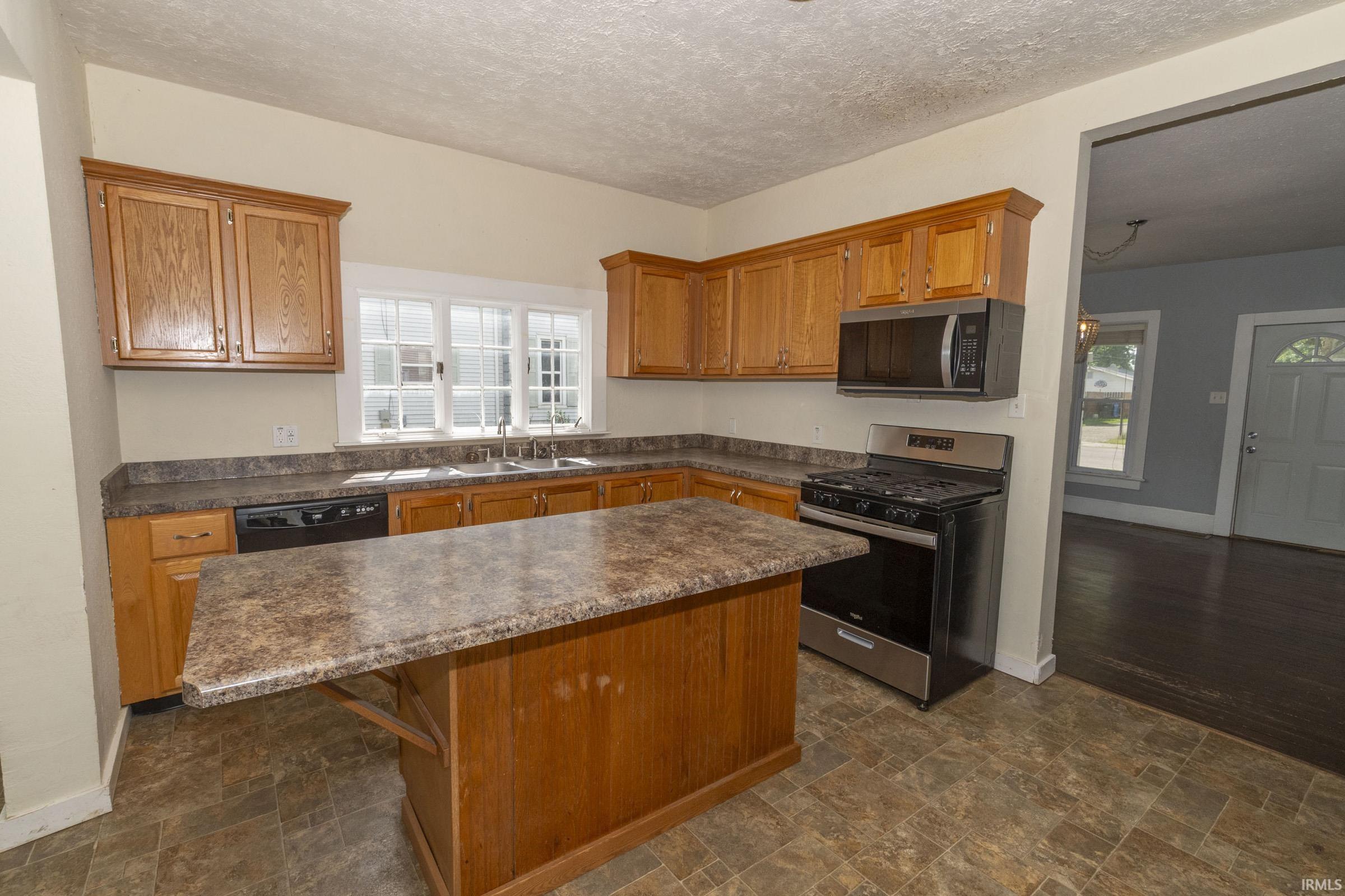 806 E Walnut Street Nappanee IN 46550