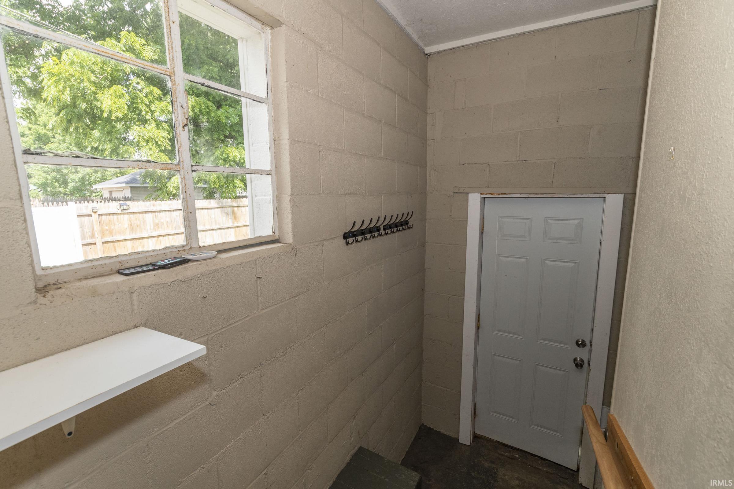 806 E Walnut Street Nappanee IN 46550