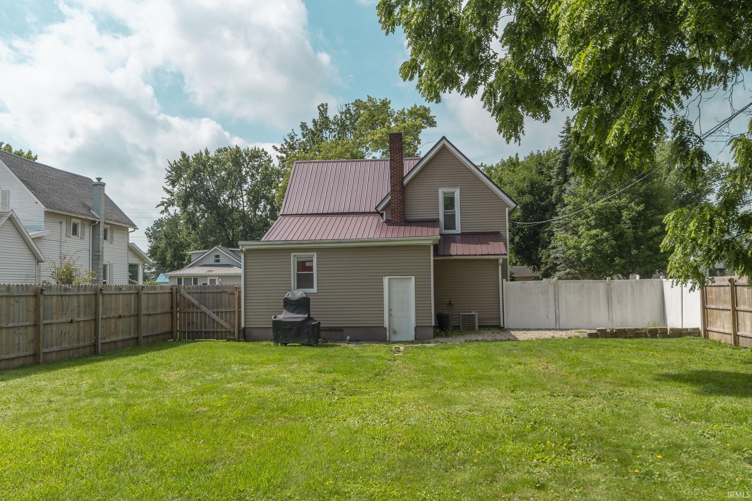 806 E Walnut Street Nappanee IN 46550