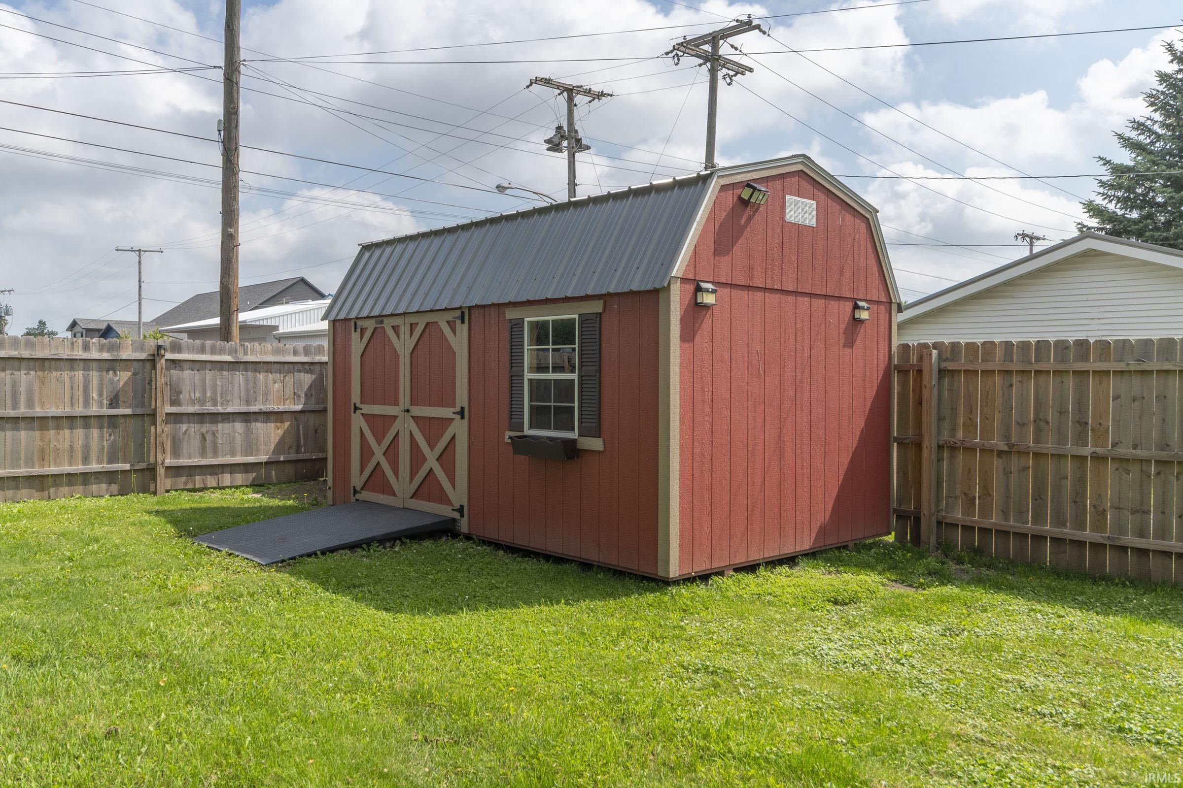 806 E Walnut Street Nappanee IN 46550