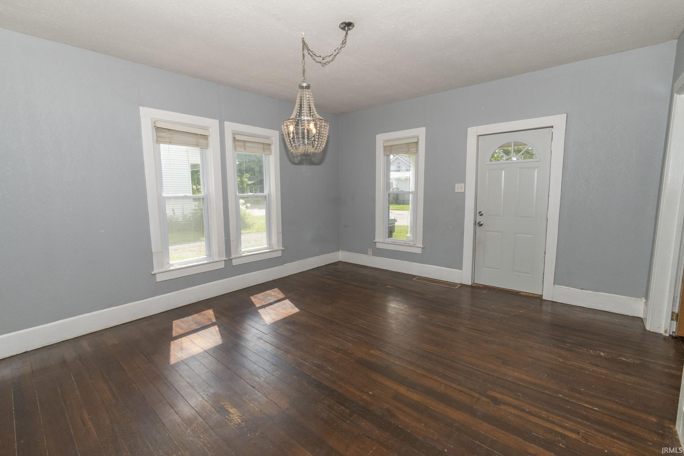 806 E Walnut Street Nappanee IN 46550