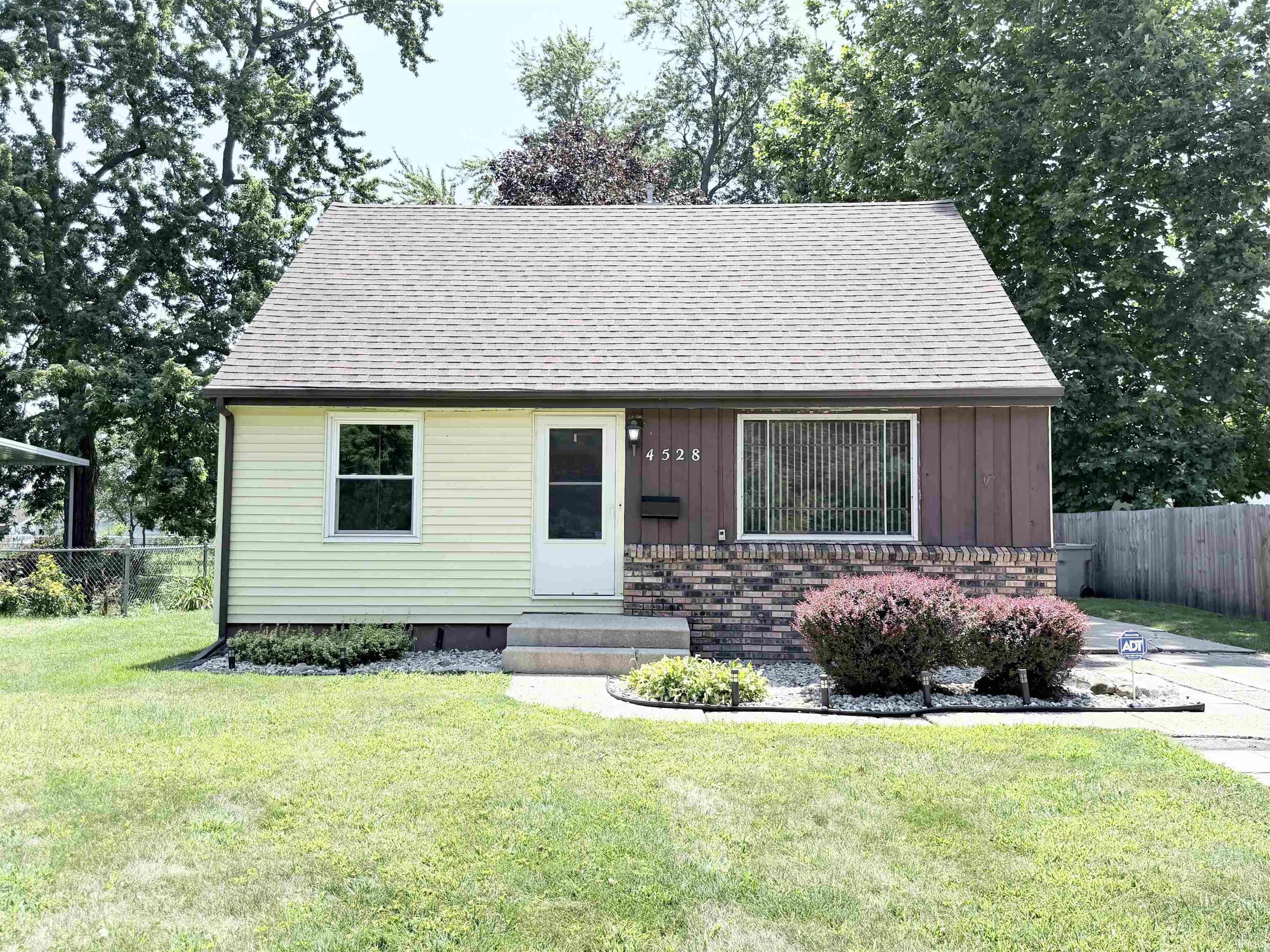 4528 W Linden Avenue South Bend IN 46619