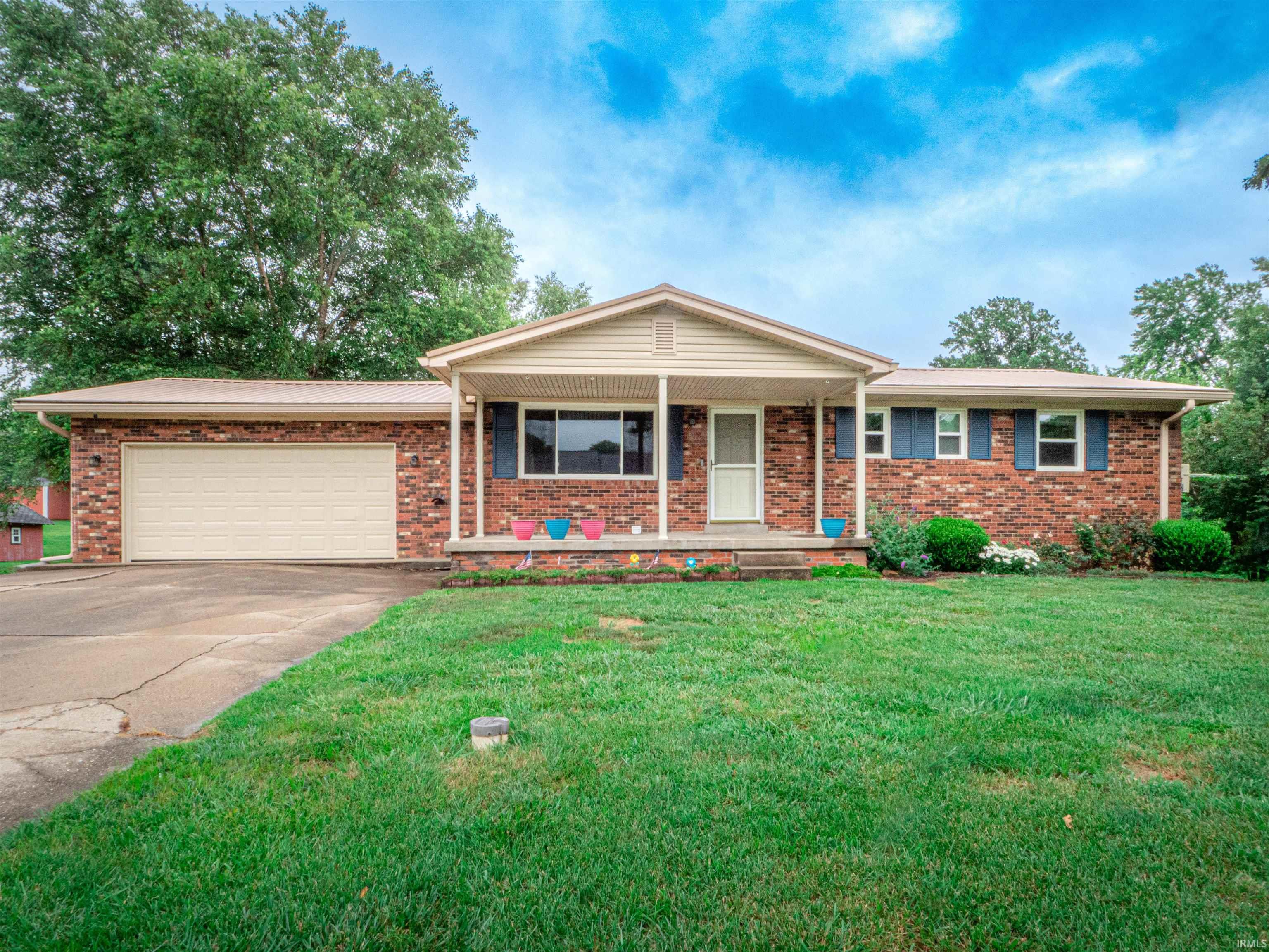 2577 Juanita Avenue Wadesville IN 47638