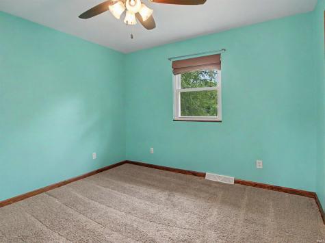 2577 Juanita Avenue Wadesville IN 47638