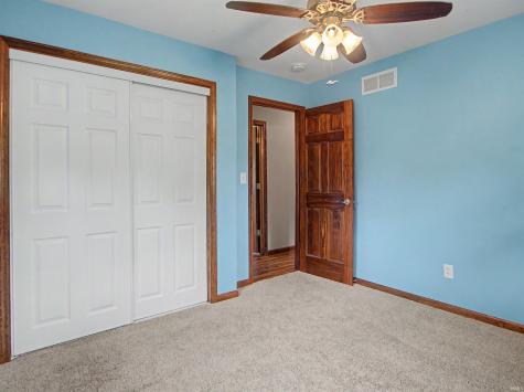 2577 Juanita Avenue Wadesville IN 47638