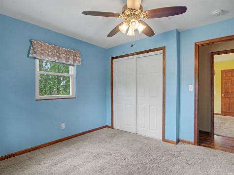 2577 Juanita Avenue Wadesville IN 47638