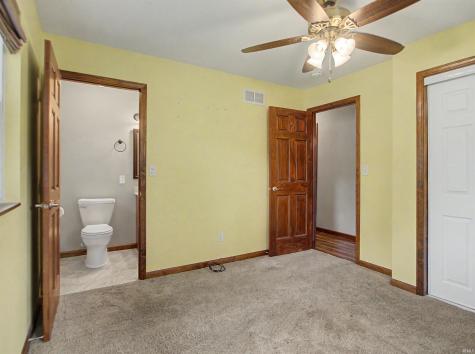 2577 Juanita Avenue Wadesville IN 47638