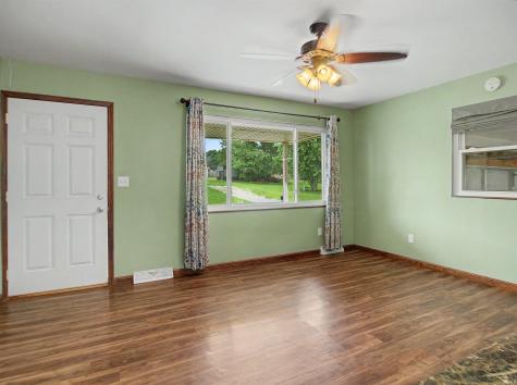 2577 Juanita Avenue Wadesville IN 47638