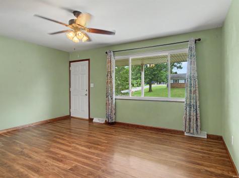 2577 Juanita Avenue Wadesville IN 47638
