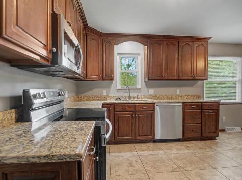 2577 Juanita Avenue Wadesville IN 47638
