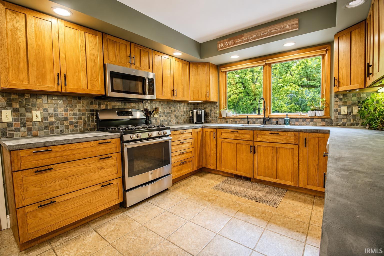 15941 14th Road Plymouth IN 46563