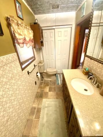 1229 NW Second Street Linton IN 47441