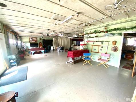 1229 NW Second Street Linton IN 47441