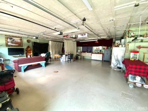 1229 NW Second Street Linton IN 47441