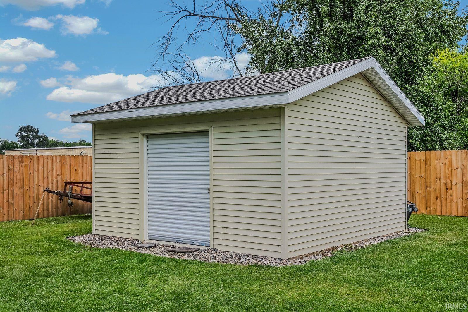 325 W Elm Street Millersburg IN 46543