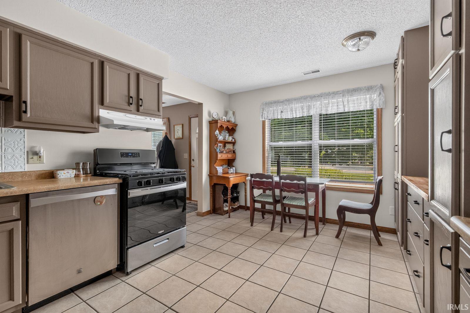 325 W Elm Street Millersburg IN 46543
