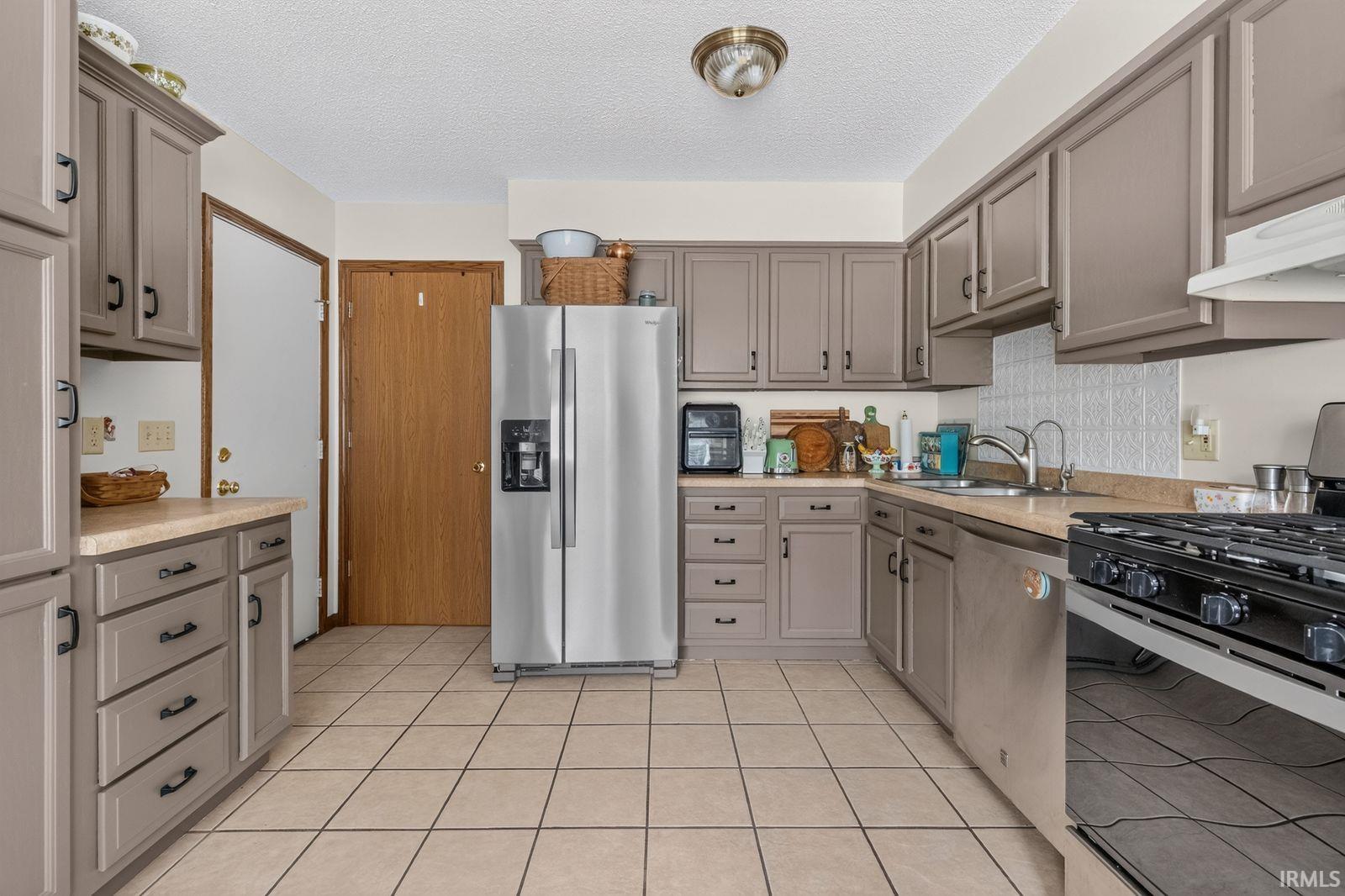 325 W Elm Street Millersburg IN 46543
