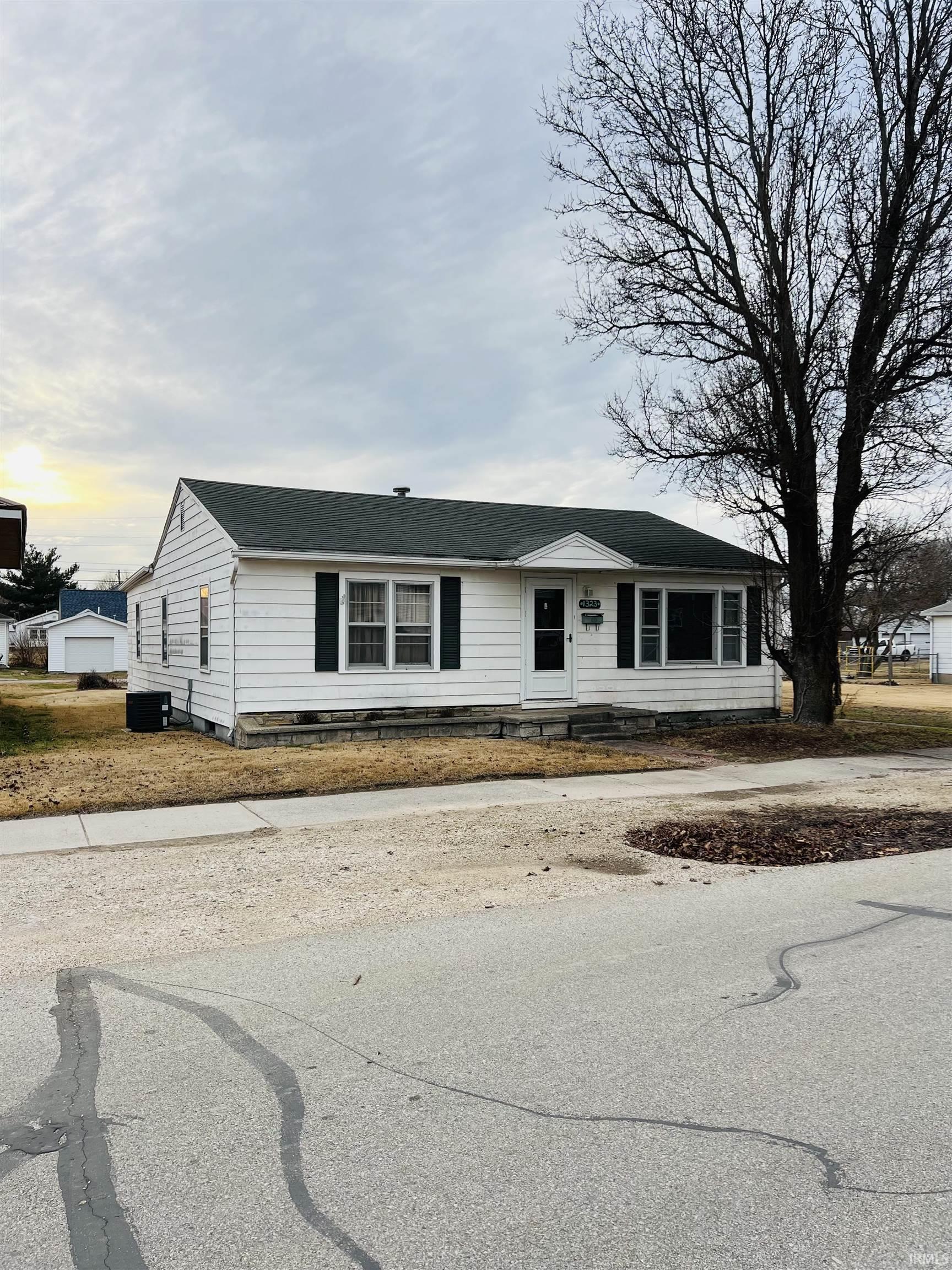 1323 Parkinson Street Vincennes IN 47591