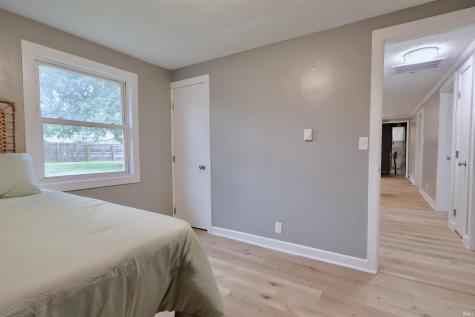517 Illinois Street Parker City IN 47368